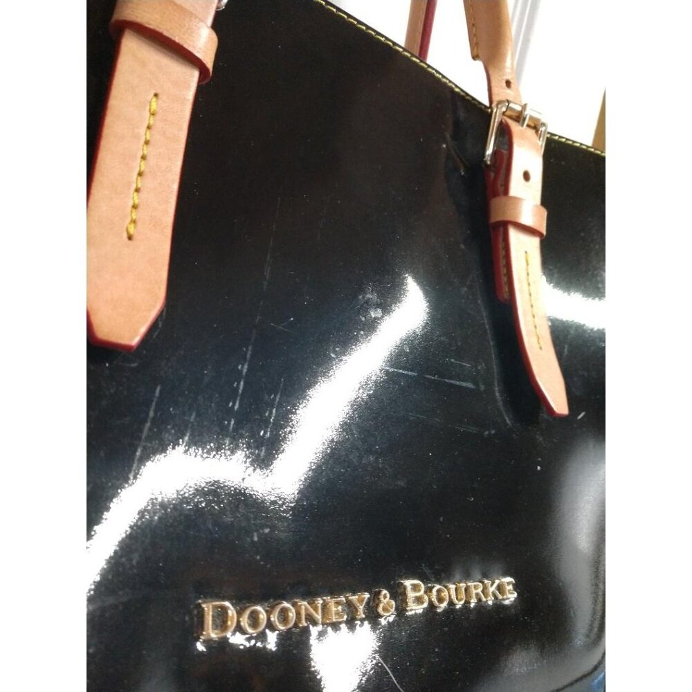 Dooney & Bourke Black & Beige Patent Leather Tote/crossbody & Wristlet Set - Picture 13 of 16